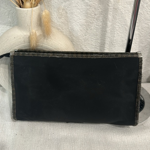 Vintage AUTHENTIC FENDI clutch, EUC - Picture 7 of 11